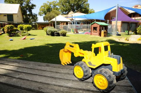 New School Of Arts Neighbourhood House Inc. Neighbourhood Centre, Childcare & OOSH Services - Perth Private Schools 3