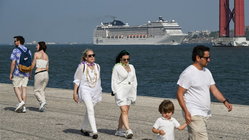 Cruise tipping charges are 'out of control,' say passengers as companies tout 'exceptional service' Perth Private Schools