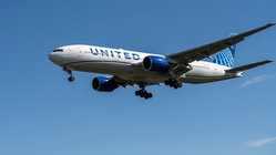 United flight from Chicago makes emergency landing after passenger's 'multiple attempts' to breach cockpit Perth Private Schools
